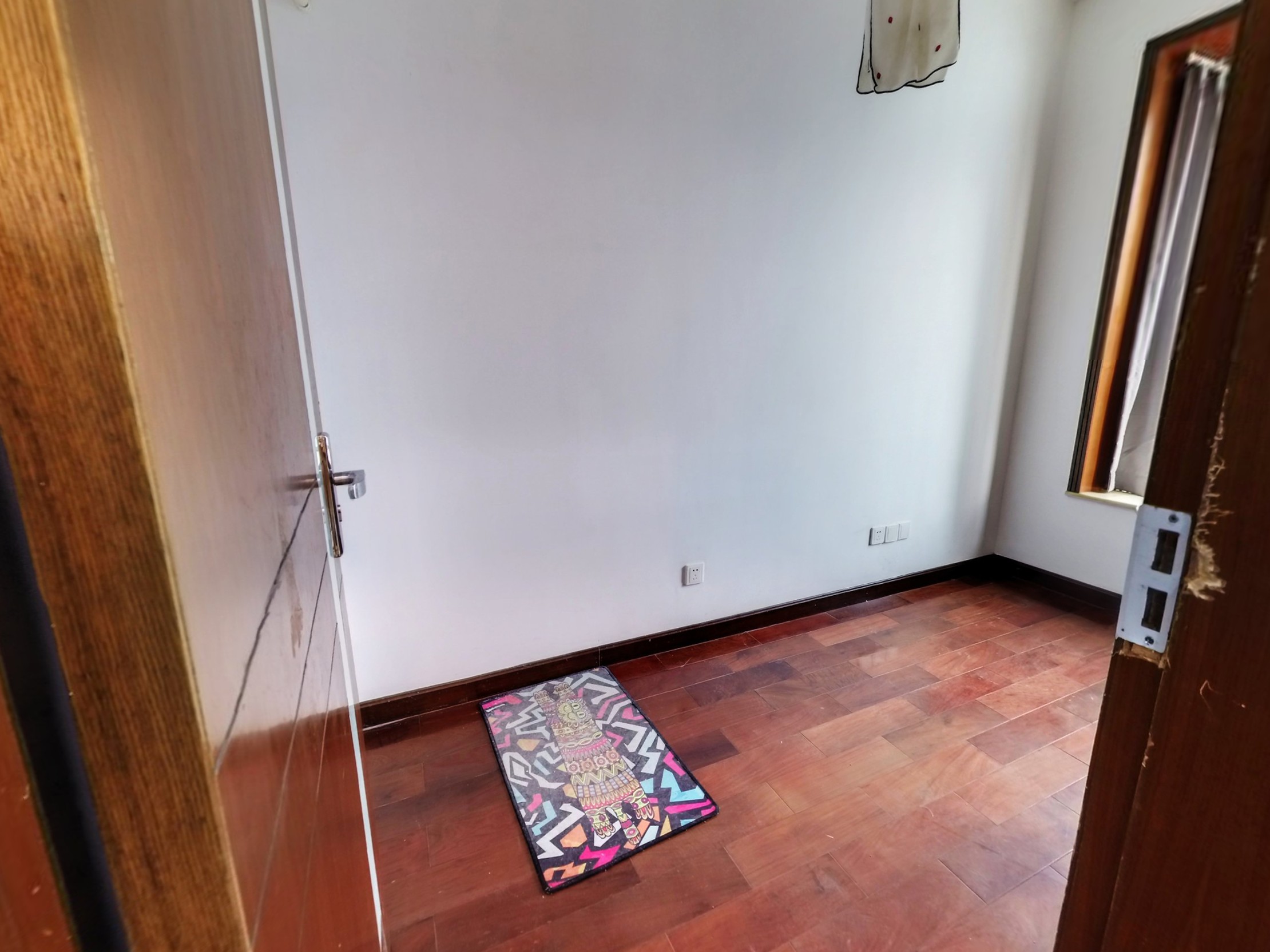 西海湾花园西南普装4室2厅123.62m²