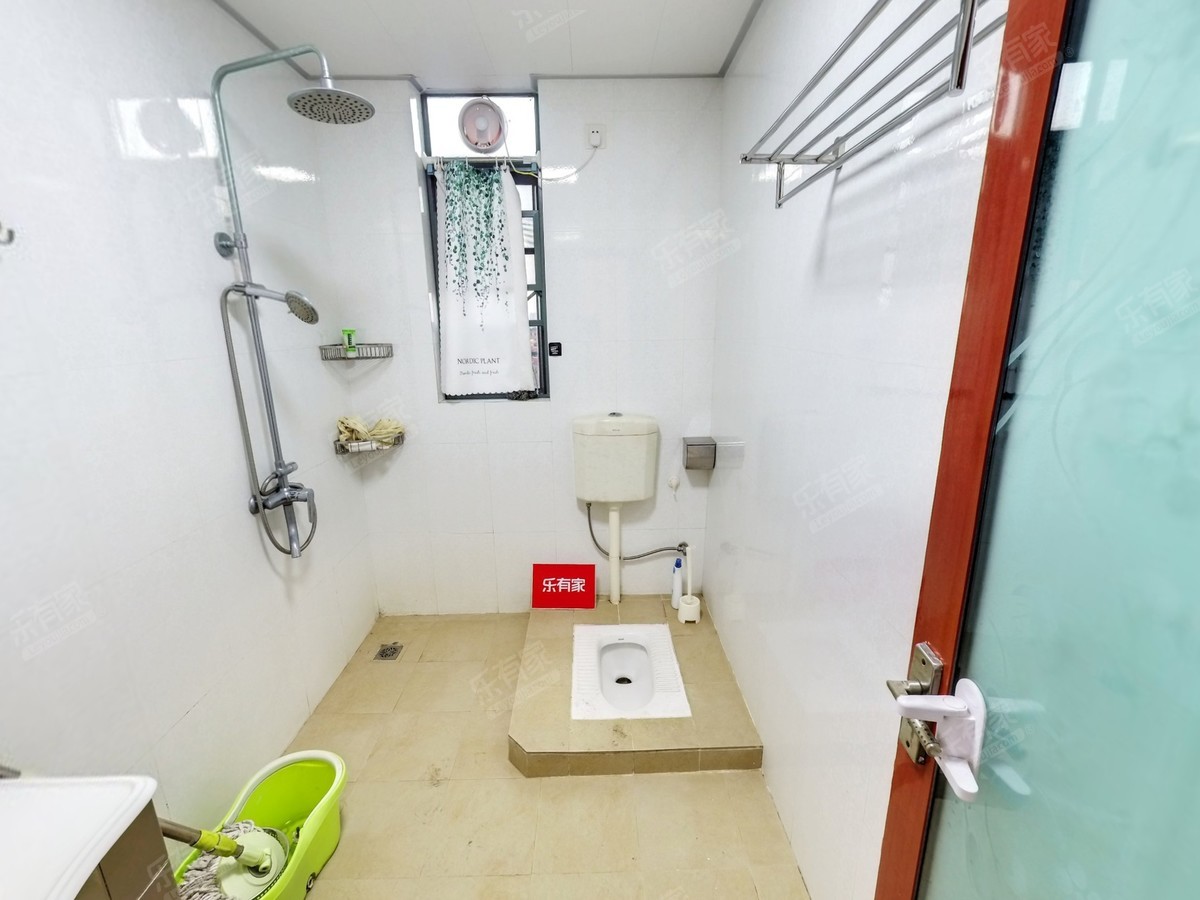 景湖名郡厕所-2