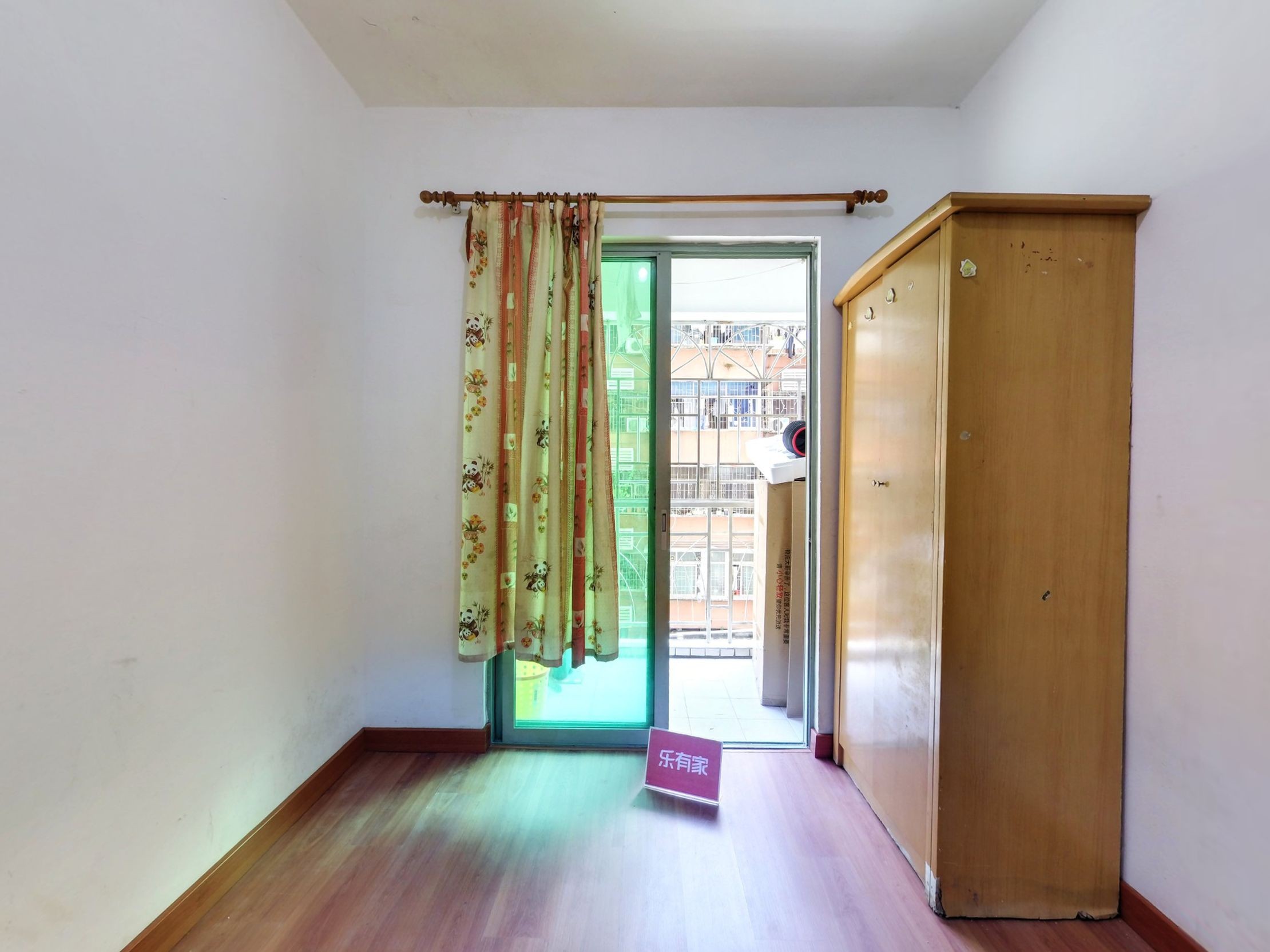 金园花园，户型方正，通风采光优，带地面花园，有架空层花园，业主诚心出售，随时看房！