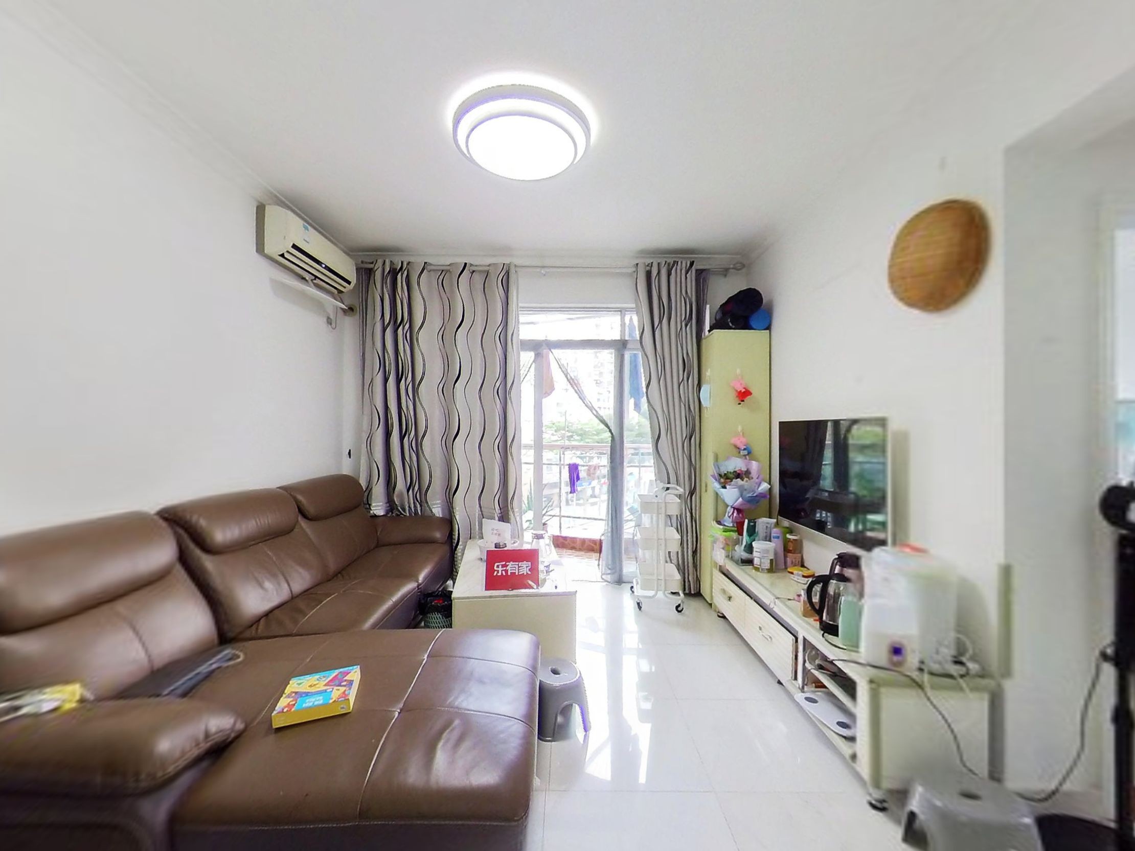 地铁口，安静东向，厅出阳台2房，宜居电梯小高层，花园社区