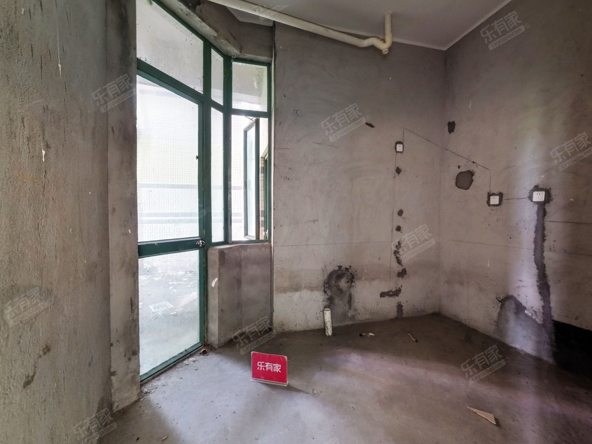 雅居乐世纪新城东南3房，挑高层高，安静不吵