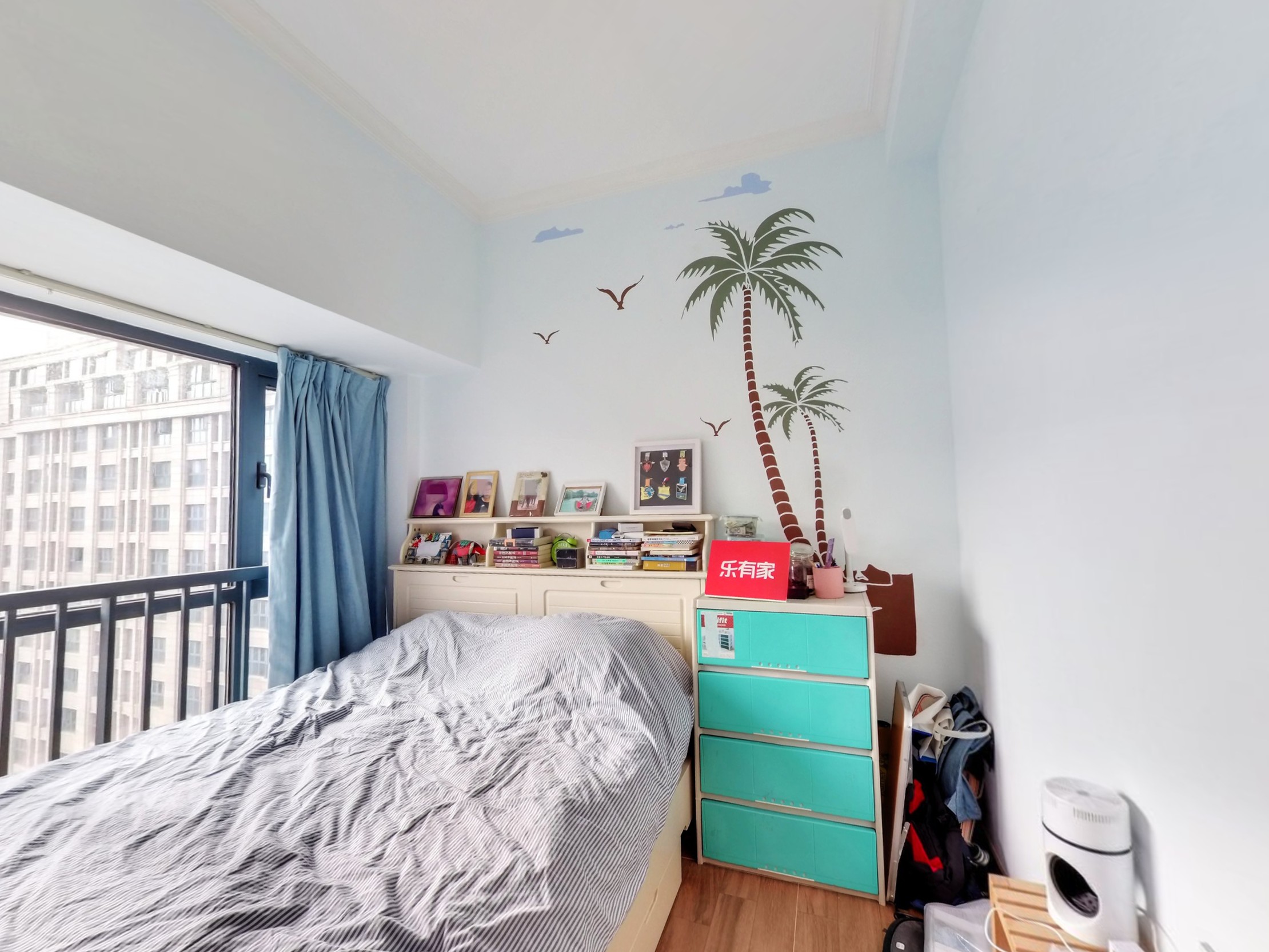 东南朝向，舒适两室两厅，公园环绕，地铁便捷，理想居家选择。