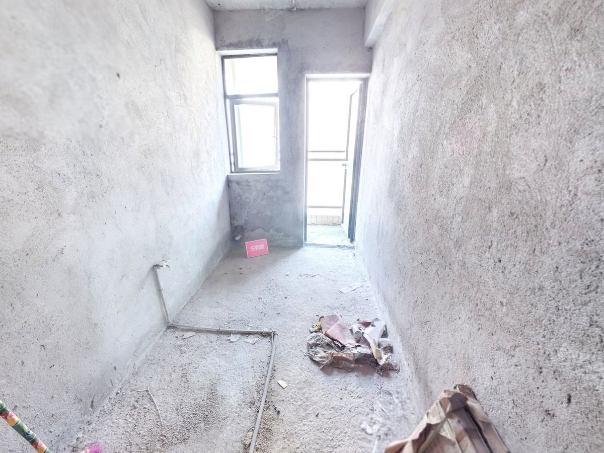 南区金水湾毛坯3房诚心出售