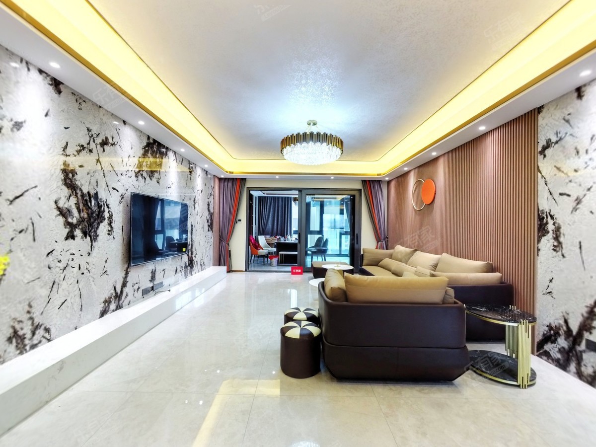 深业中城，次新小区，方正户型，利用率高