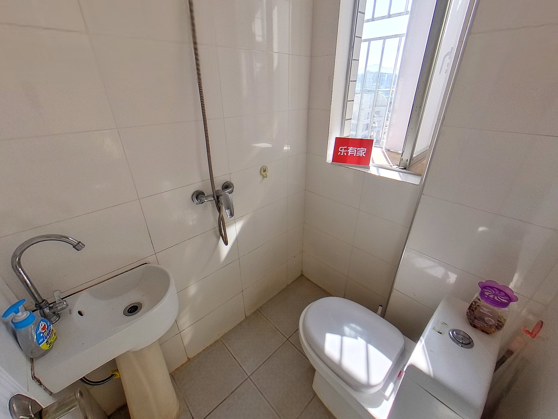 周边生活配套齐全，近地铁站，看房提前约！