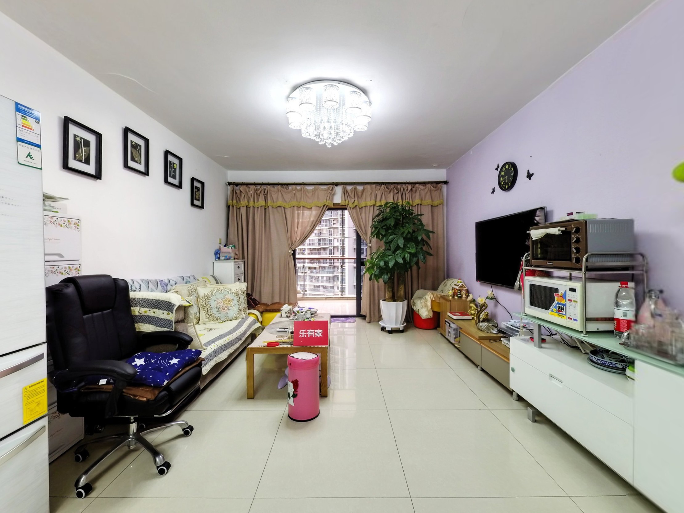 实地看过，客厅连接大阳台，南向安静看园林