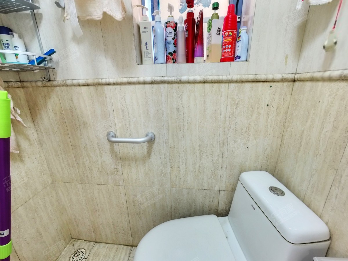 雍翠华府厕所-1