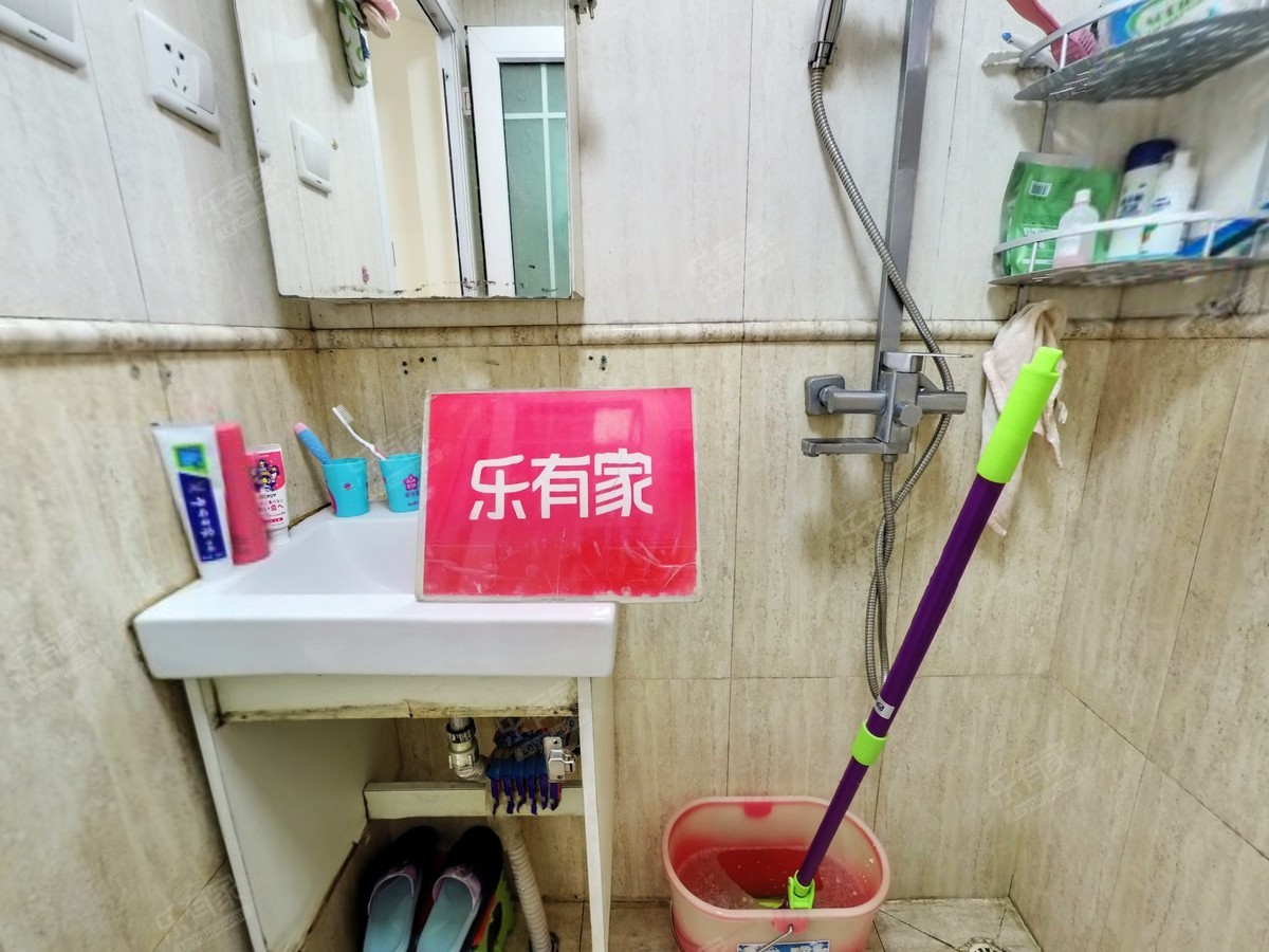 雍翠华府厕所-1