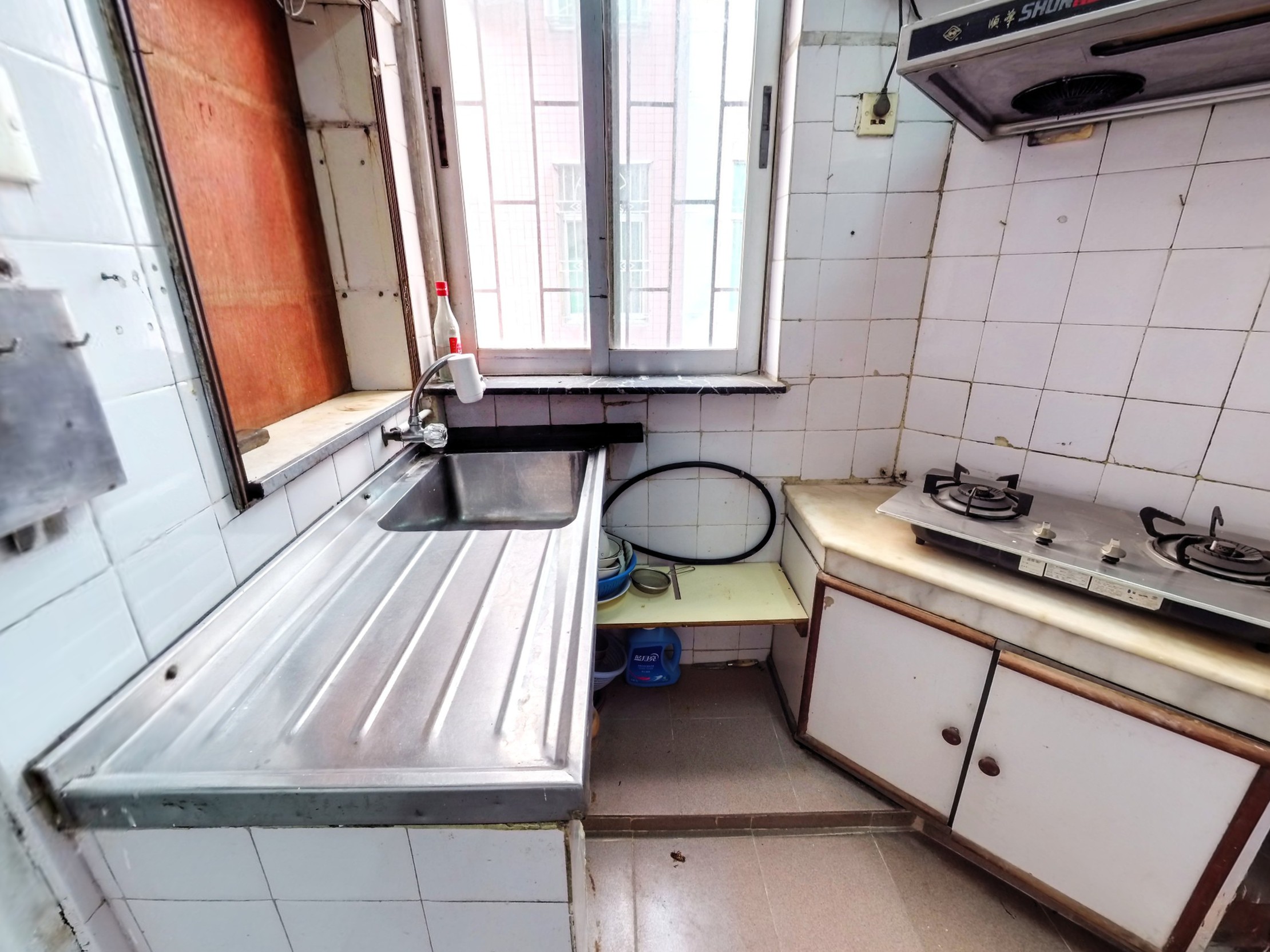 金桥花园居家3房，看房方便，必卖好房