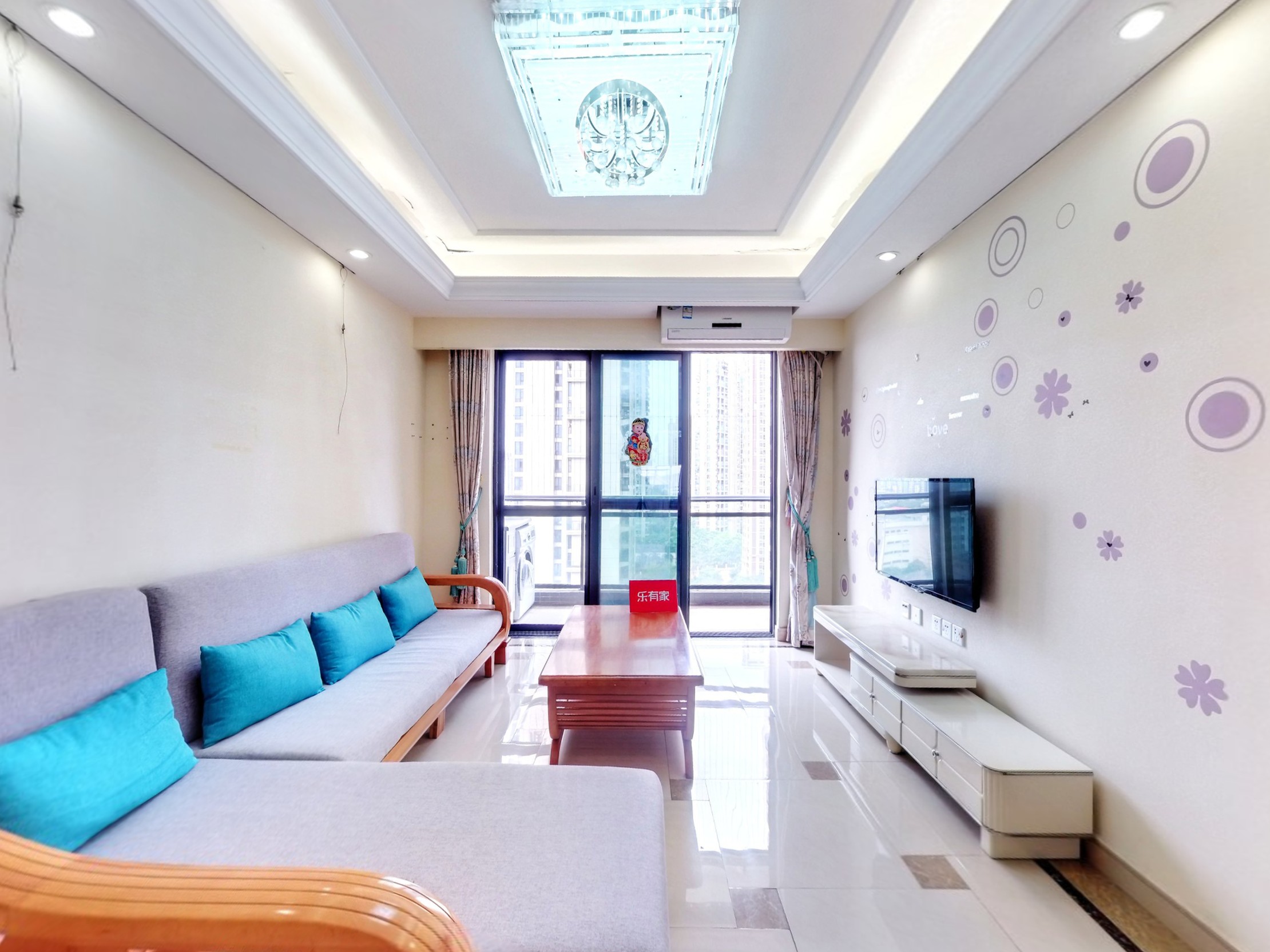 宝能悦澜山诚心出售，户型方正，通风采光佳，带地面花园，低于均价，人车分流，绝佳居住体验。