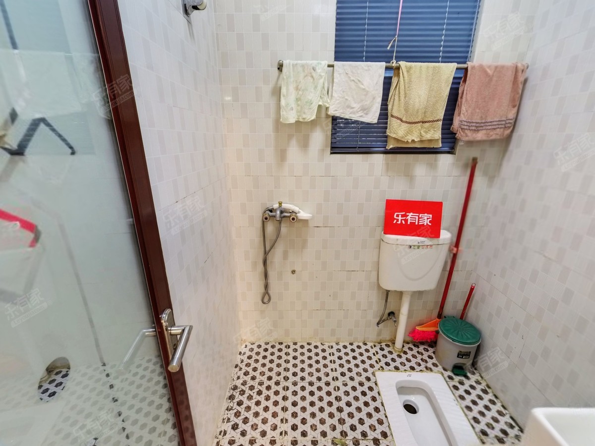 裕港豪庭一期厕所-1