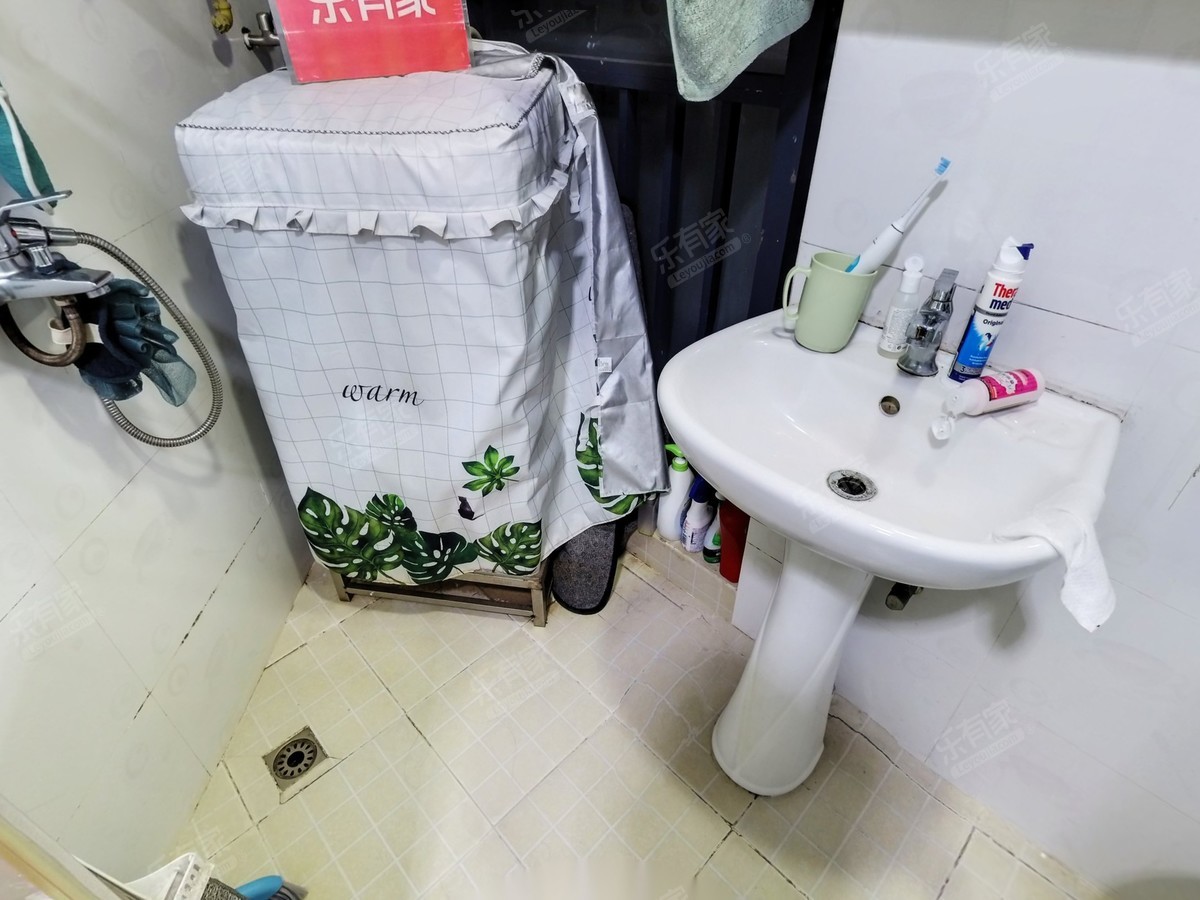 桐林城市广场厕所-1
