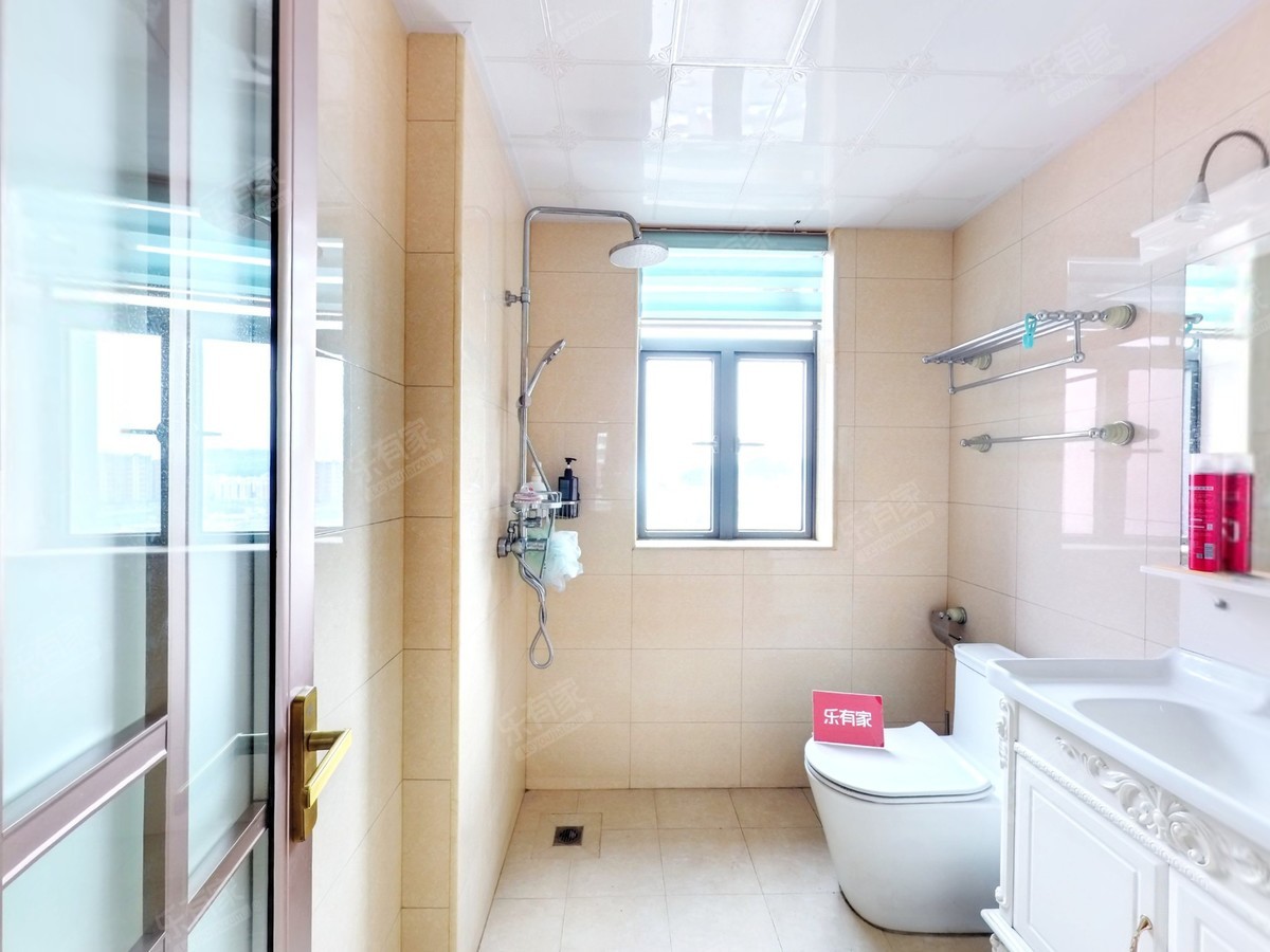 翡翠山湖大3房诚心出售