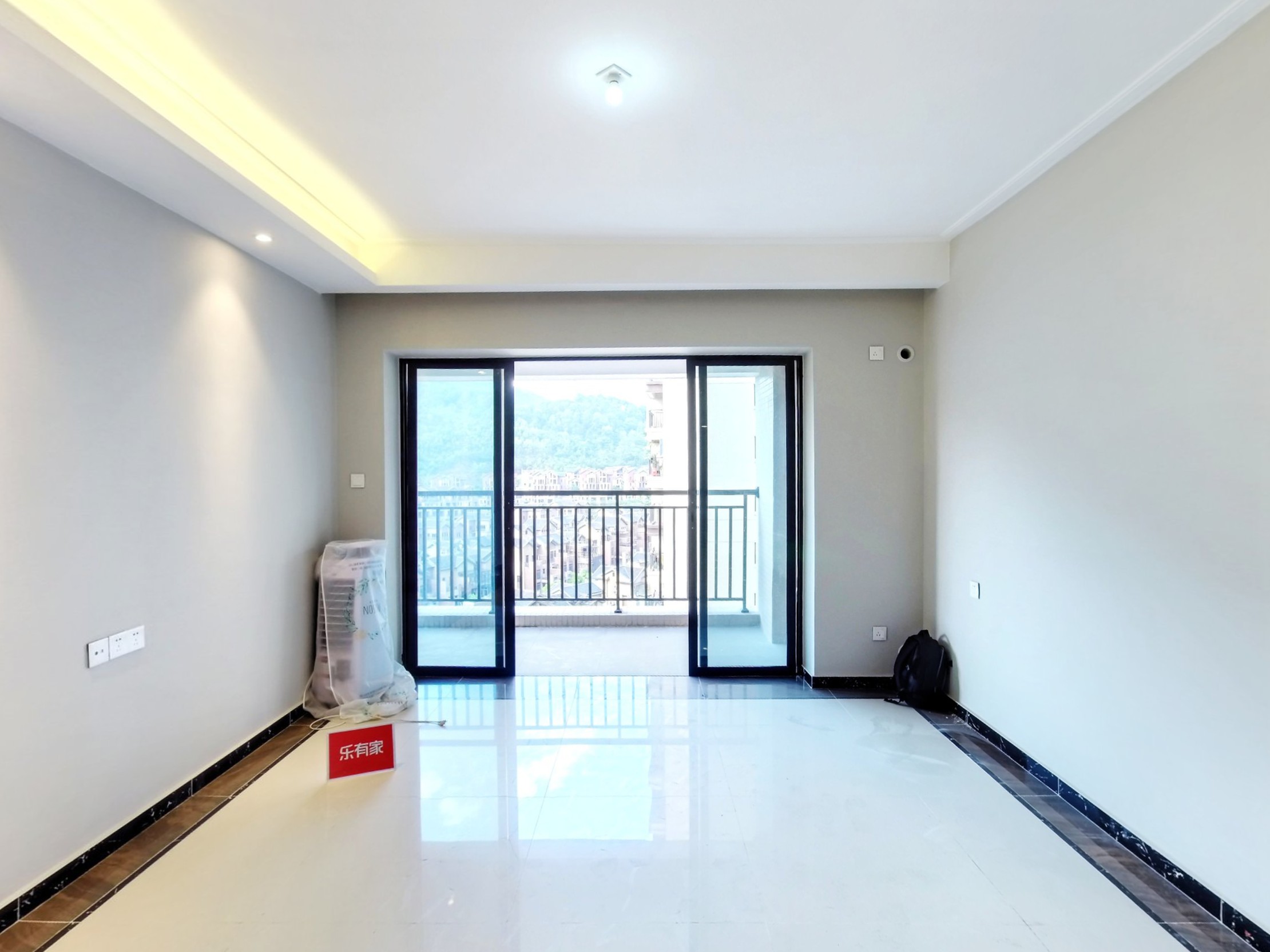 保利爱丁堡精装大3房-深圳保利爱丁堡二手房