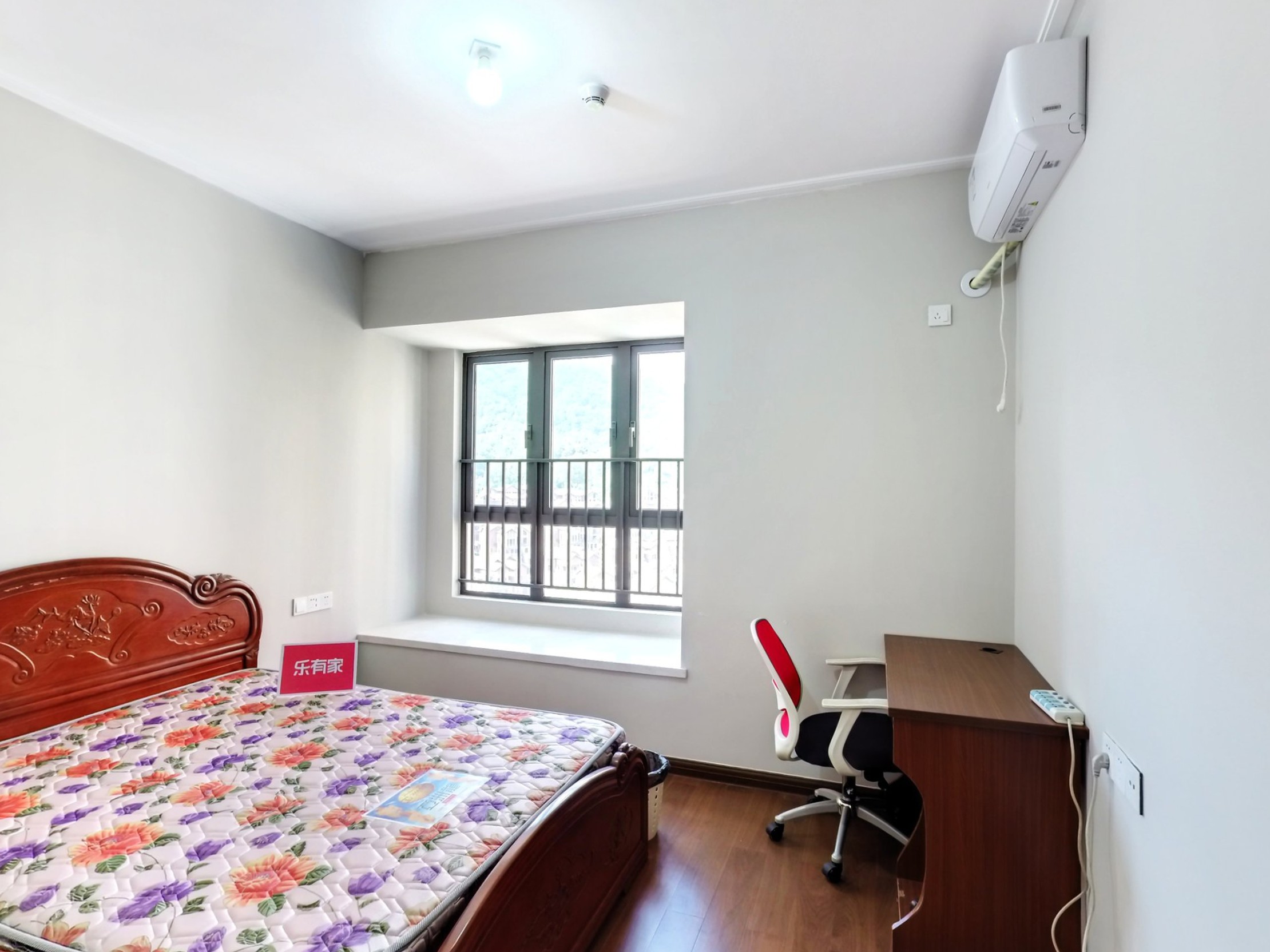 保利爱丁堡精装大3房