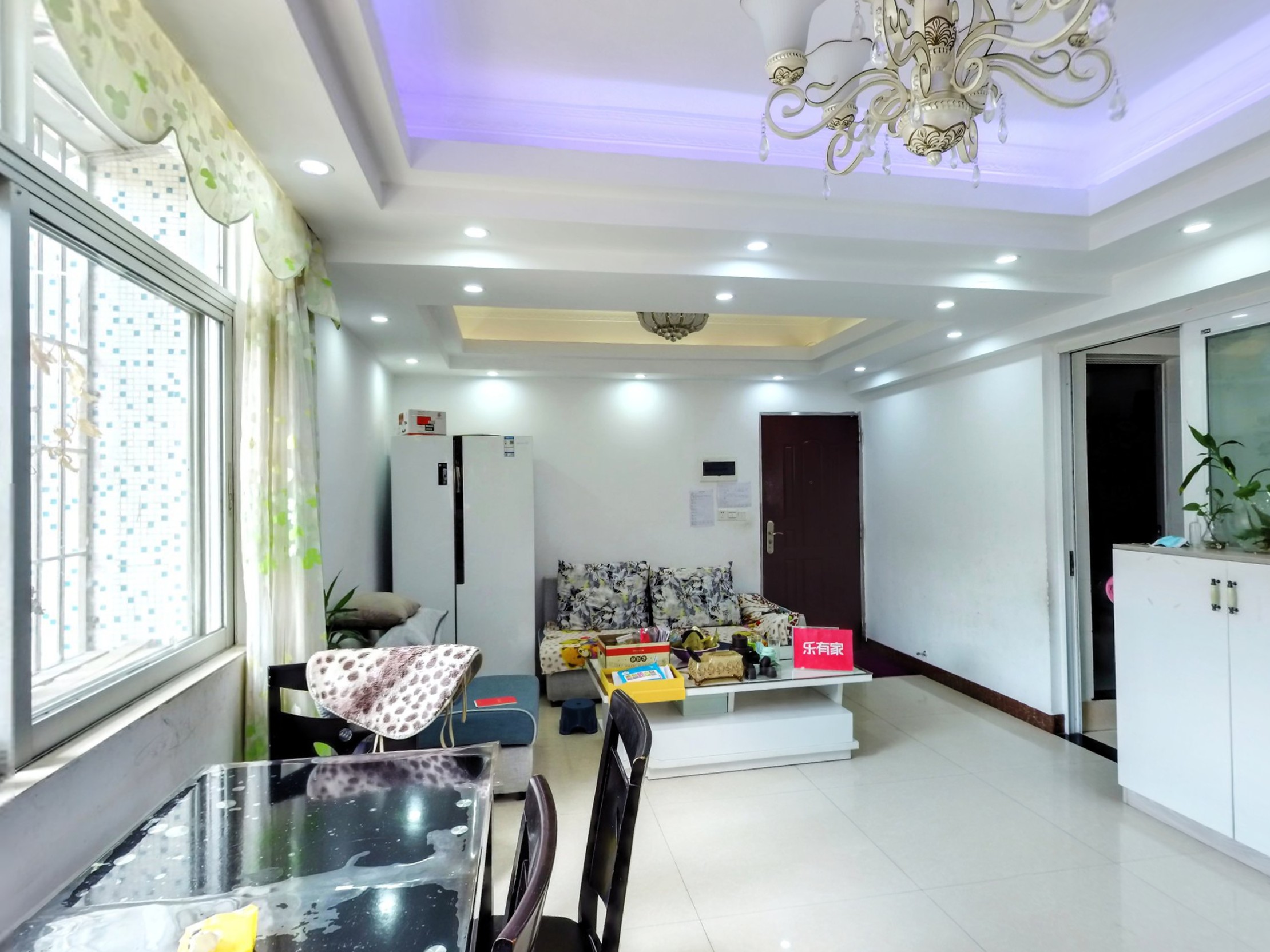 富华楼方正户型，通风采光俱佳，业主诚心出售，随时看房，机会难得！