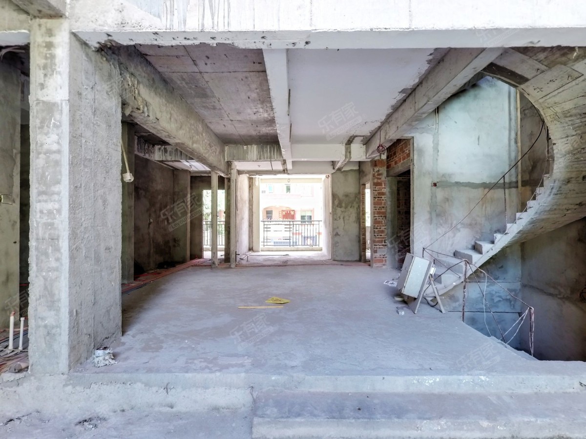 中澳滨河湾单边位靓房，业主诚心出售