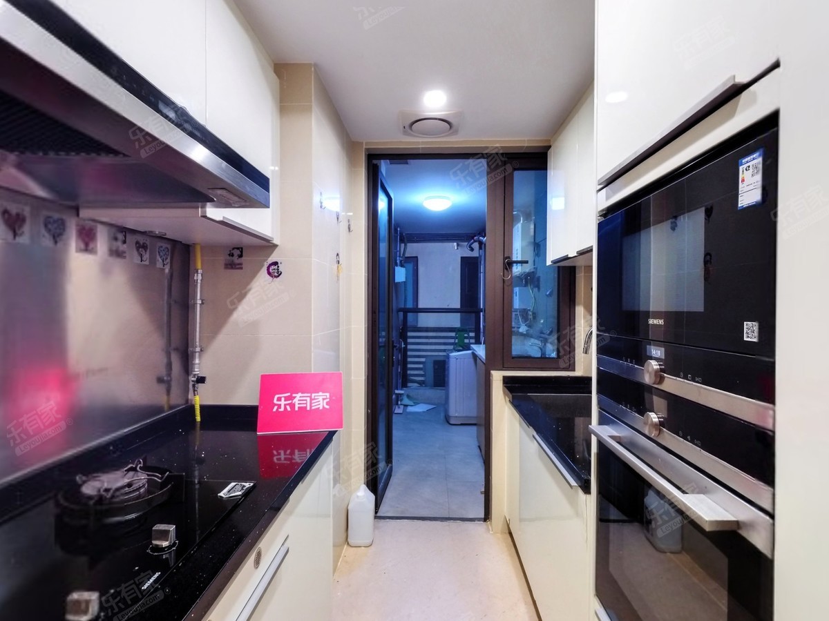 宝能公馆南，生活配套齐全，交通便利