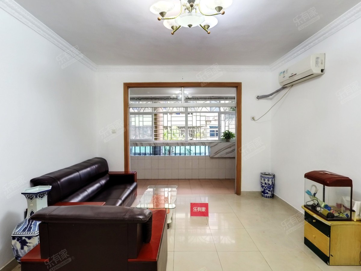 滢水山庄一区朝南精装两房，业主诚心出售