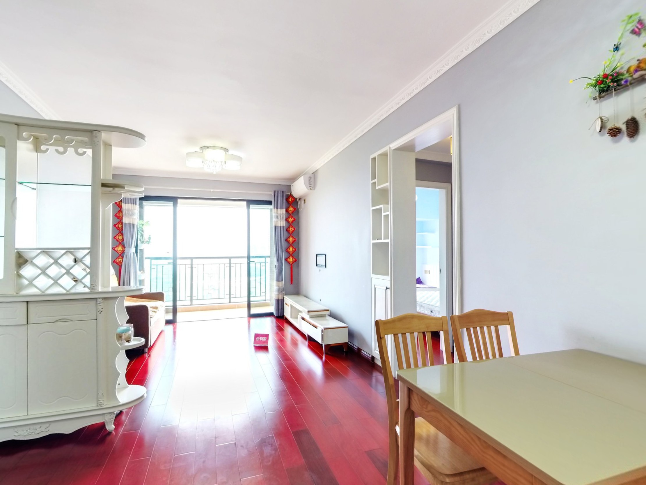 笔架山公馆，方正户型，采光通风佳，重点学校环绕，地面花园，人车分流，业主诚售，随时看房！