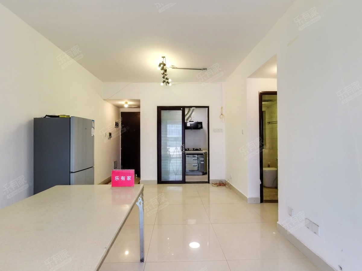 目前小区总价低一套！碧海朝南大三房，可以出阳台约450万