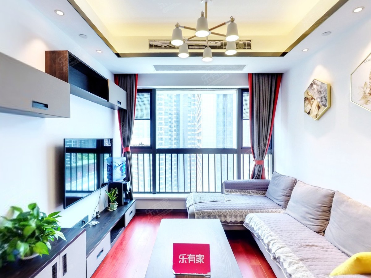 4.小区安静位置，业主换房急售，议价空间大