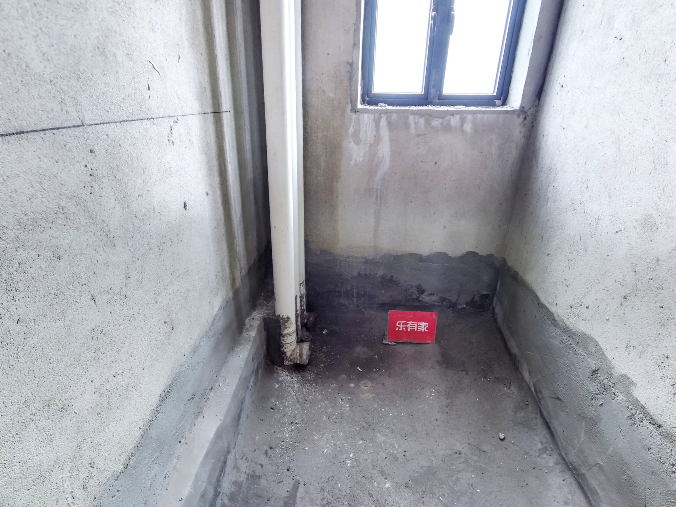 港航华庭南毛坯4室2厅