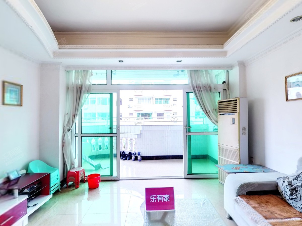 装修保养好，拎包入住，户型方正