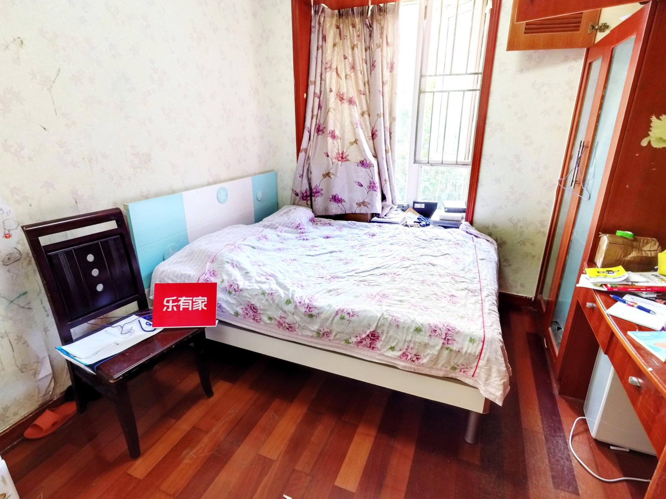 彩世界，户型方正，税费低，通风采光优，带地面花园，人车分流，业主诚售，随时看房！