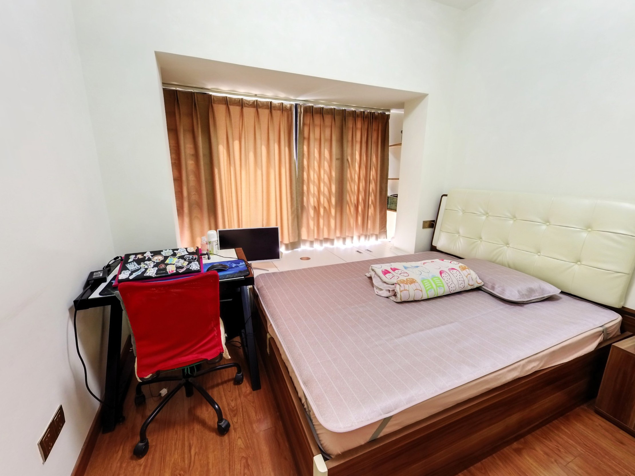 新上，港铁天颂三房，中间楼层安静