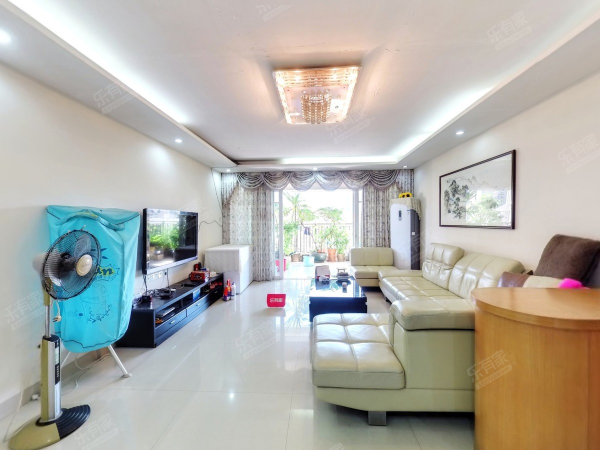 阳光半岛4房，中楼层，安静不靠路