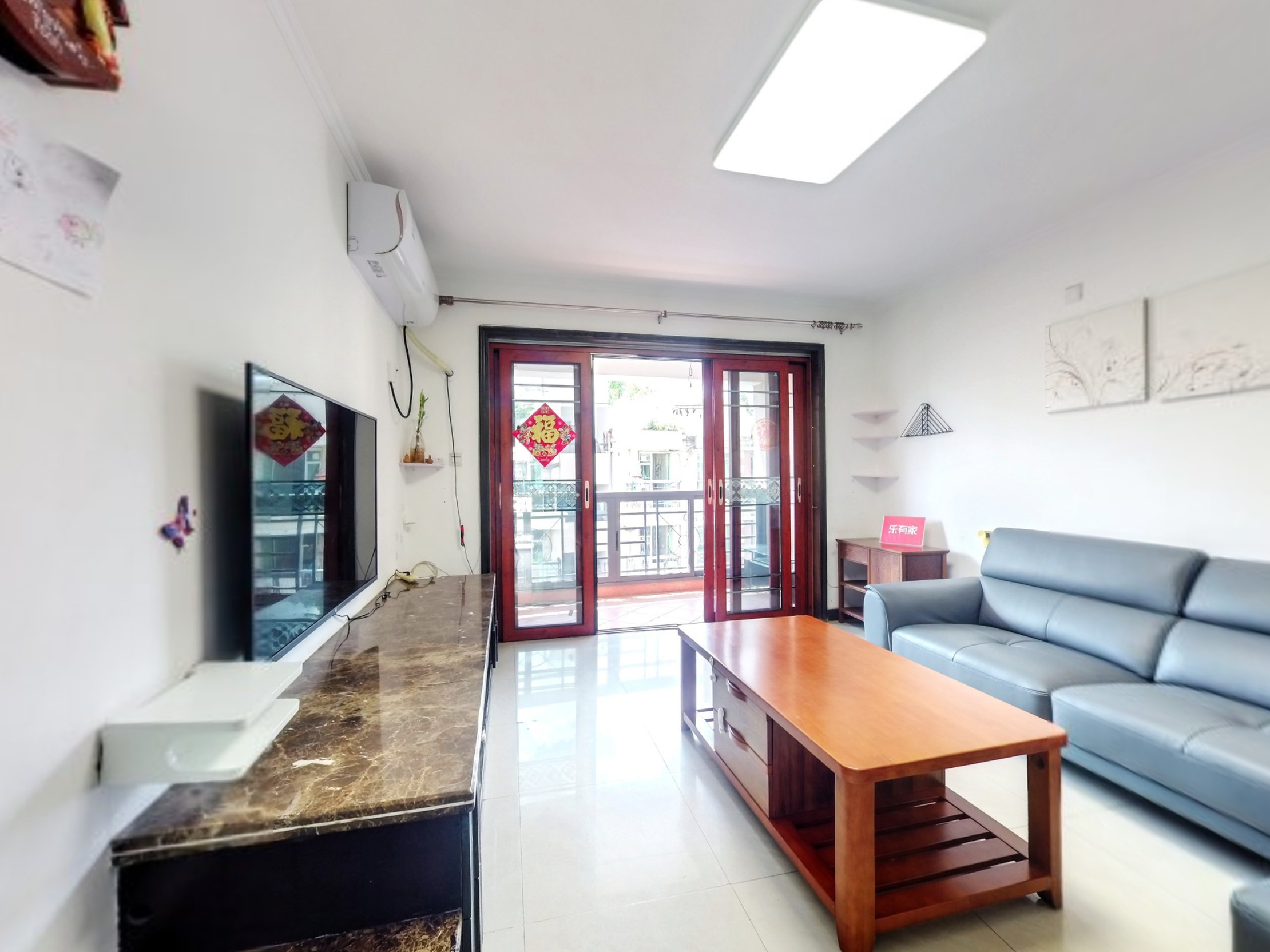 民治片区，88南北通透户型，3室2厅设计合理，空间灵活，适合家庭居住，改造空间大，自由发挥您的创意。-深圳风和日丽花园一期二手房