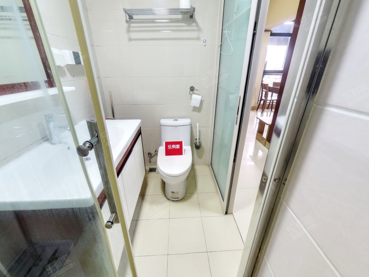 嘉尚国际公寓厕所-1
