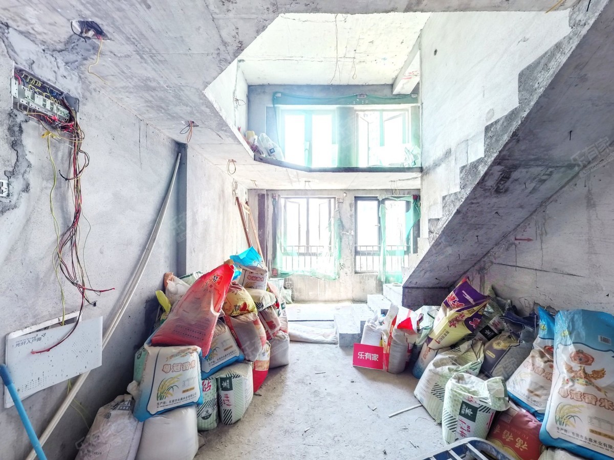 业主诚心出售-深圳华盛峰荟名庭（一期）二手房