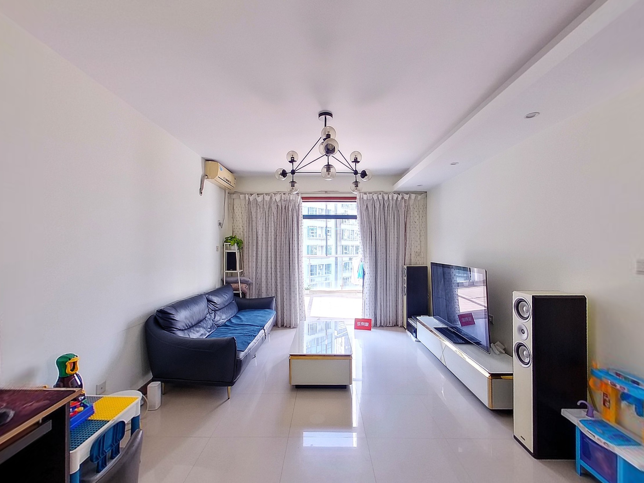 香雅园厅出阳台大2房！