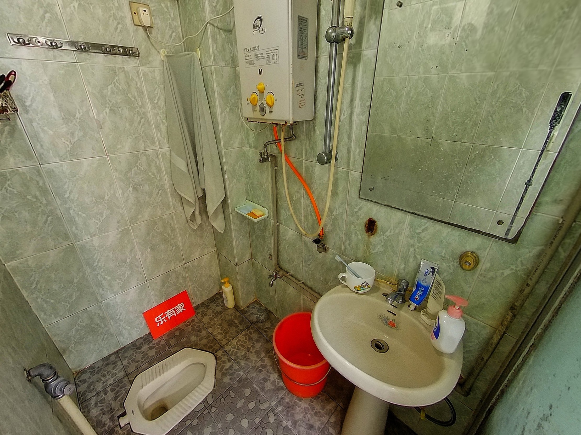 旭飞花园，南向，一房一厅，地铁口，双荔园