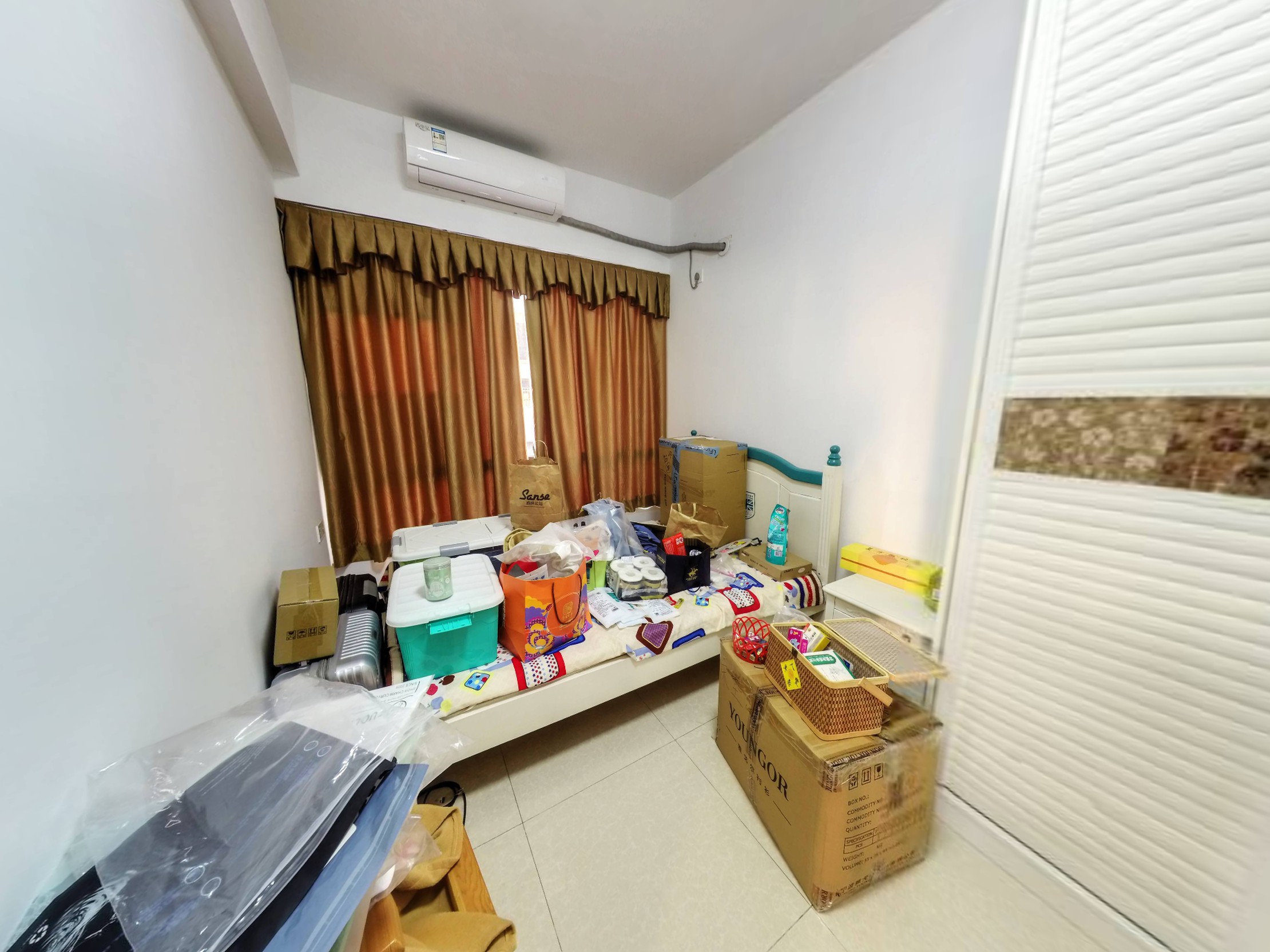 业主诚心出售，电梯3房，采光好