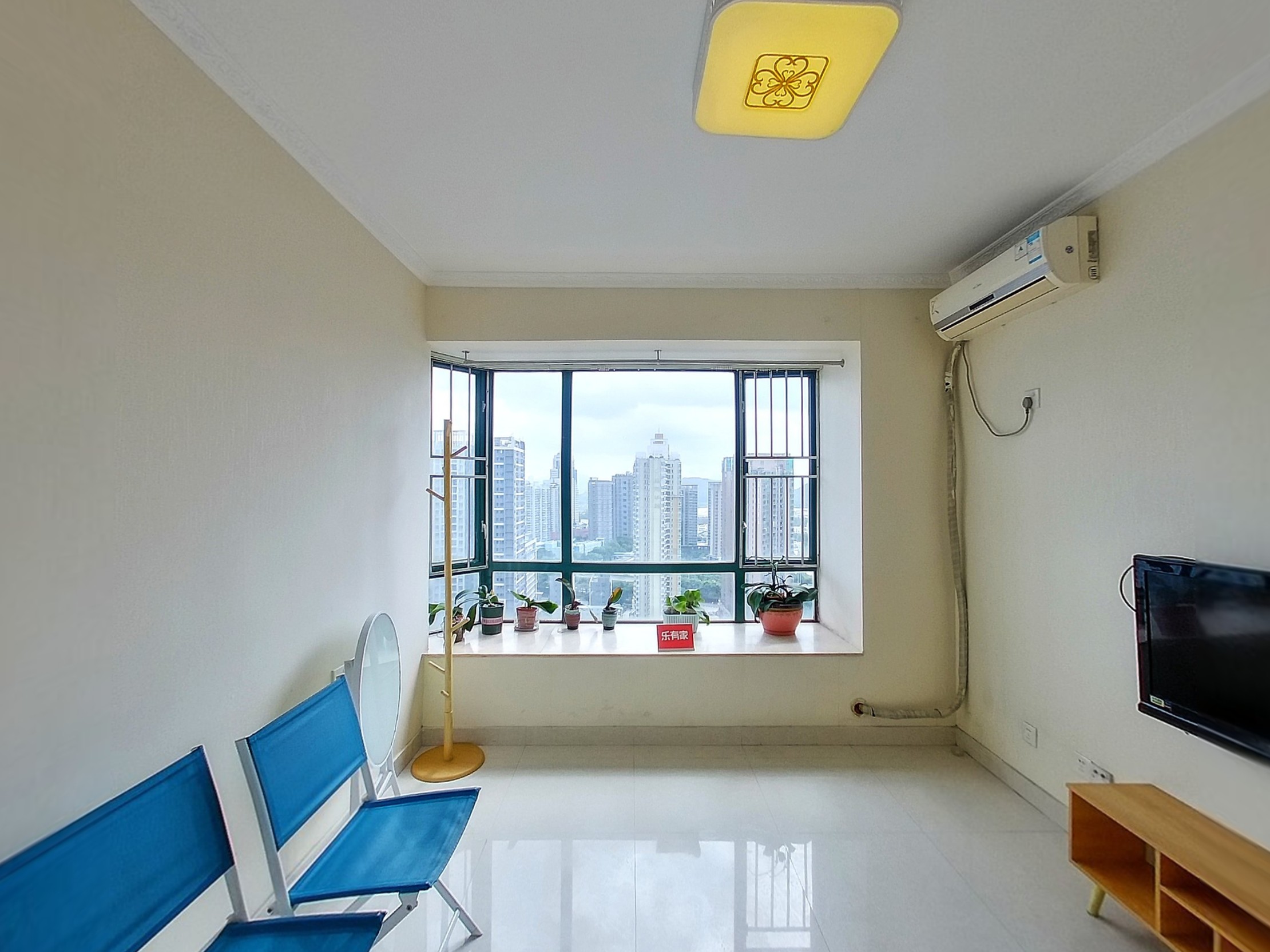 皇御苑A区南北精装3室2厅101.11m²