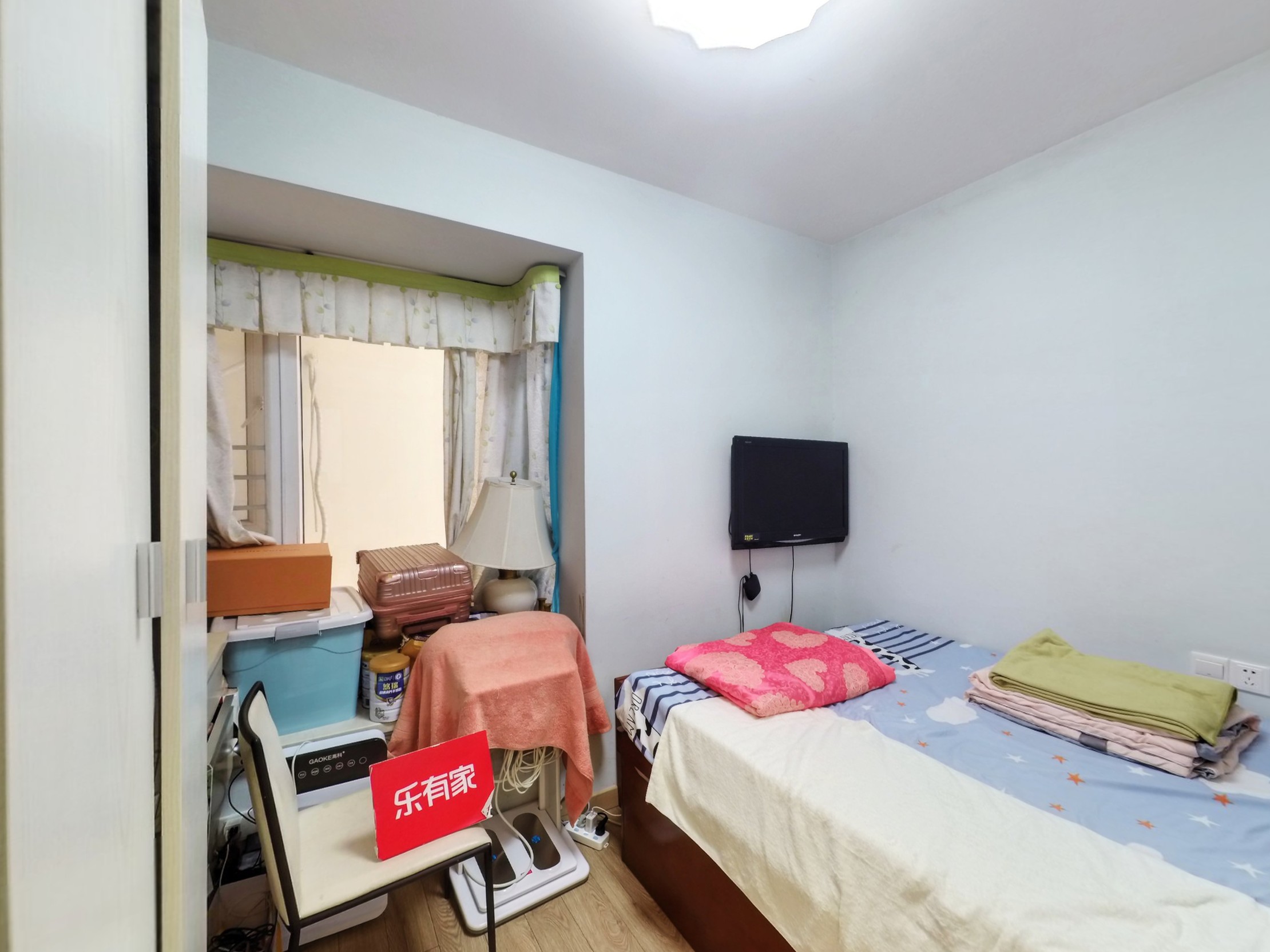 云海天城世家，方正户型，采光通风佳，重点学校环绕，地面花园，人车分流，业主诚售，随时看房！