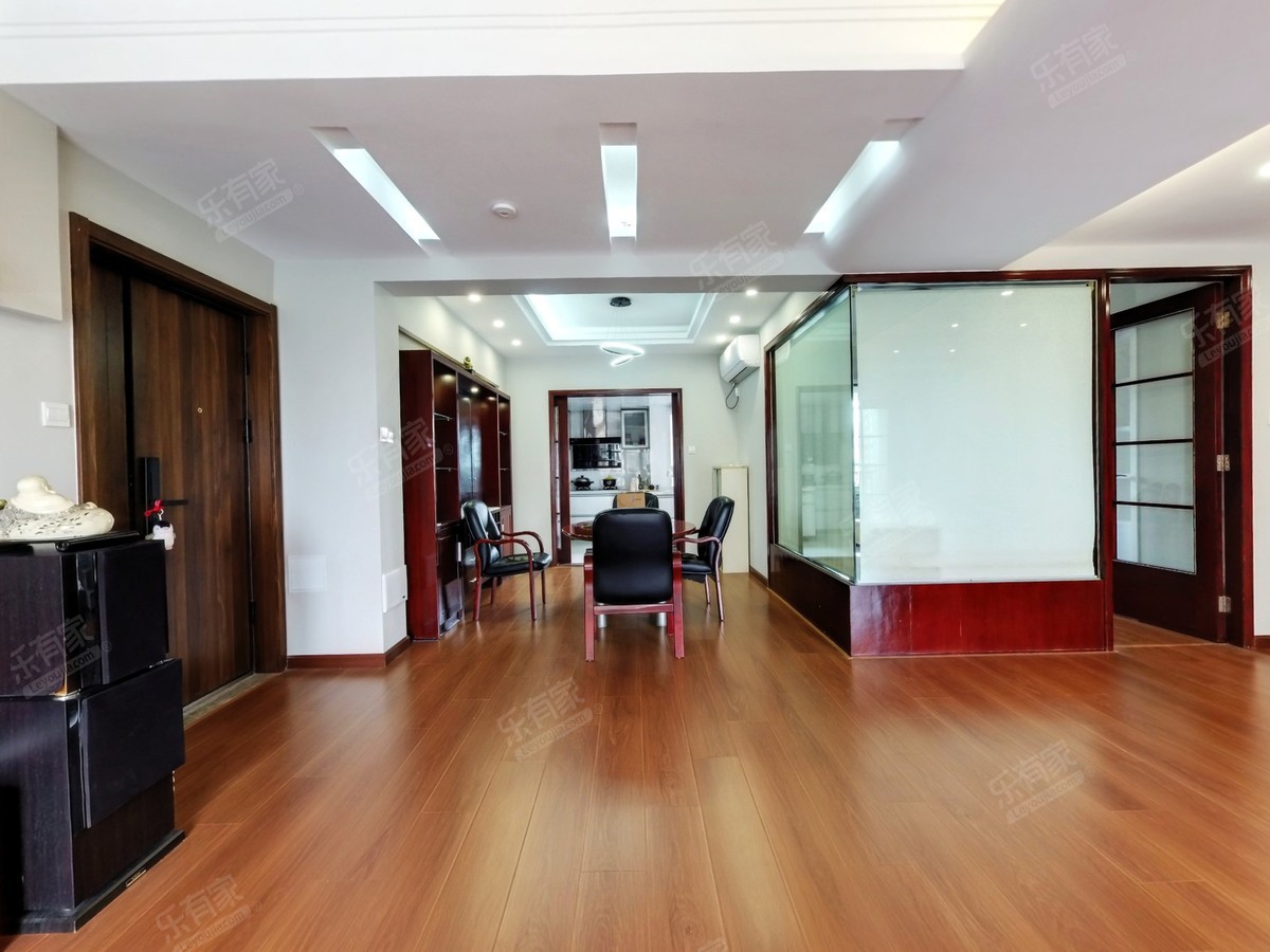 业主着急出，东西通透看海景！