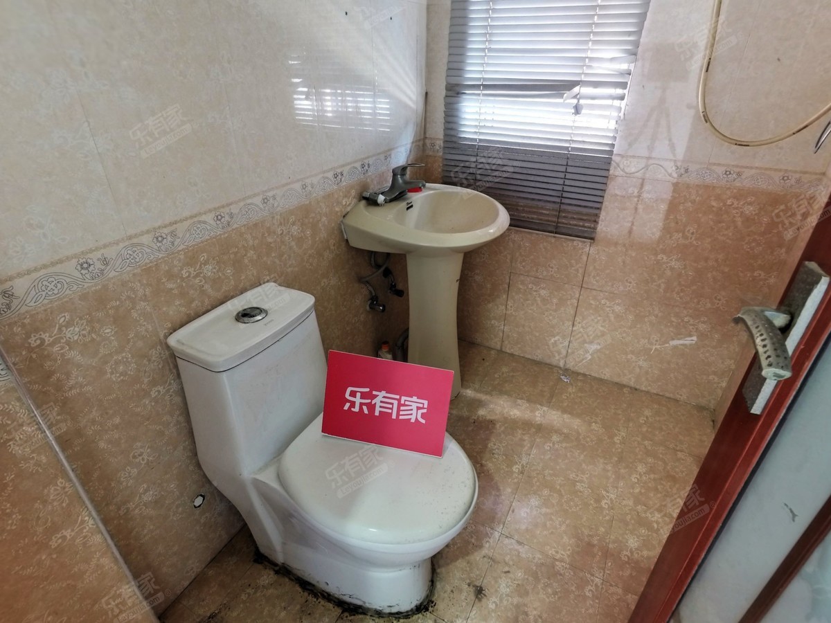 龙岭山庄厕所-1