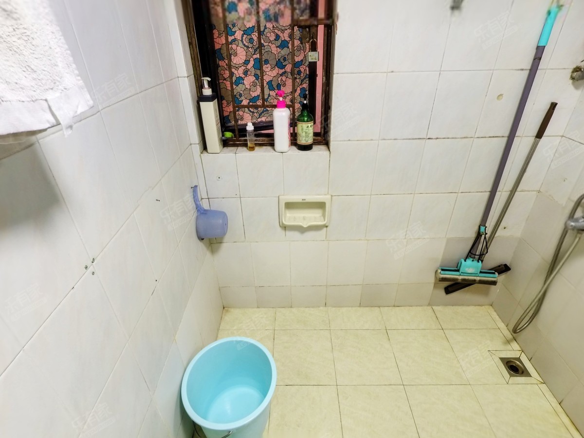 华强北电子第/一街，荔园南+莲花北旁，南向正规3房