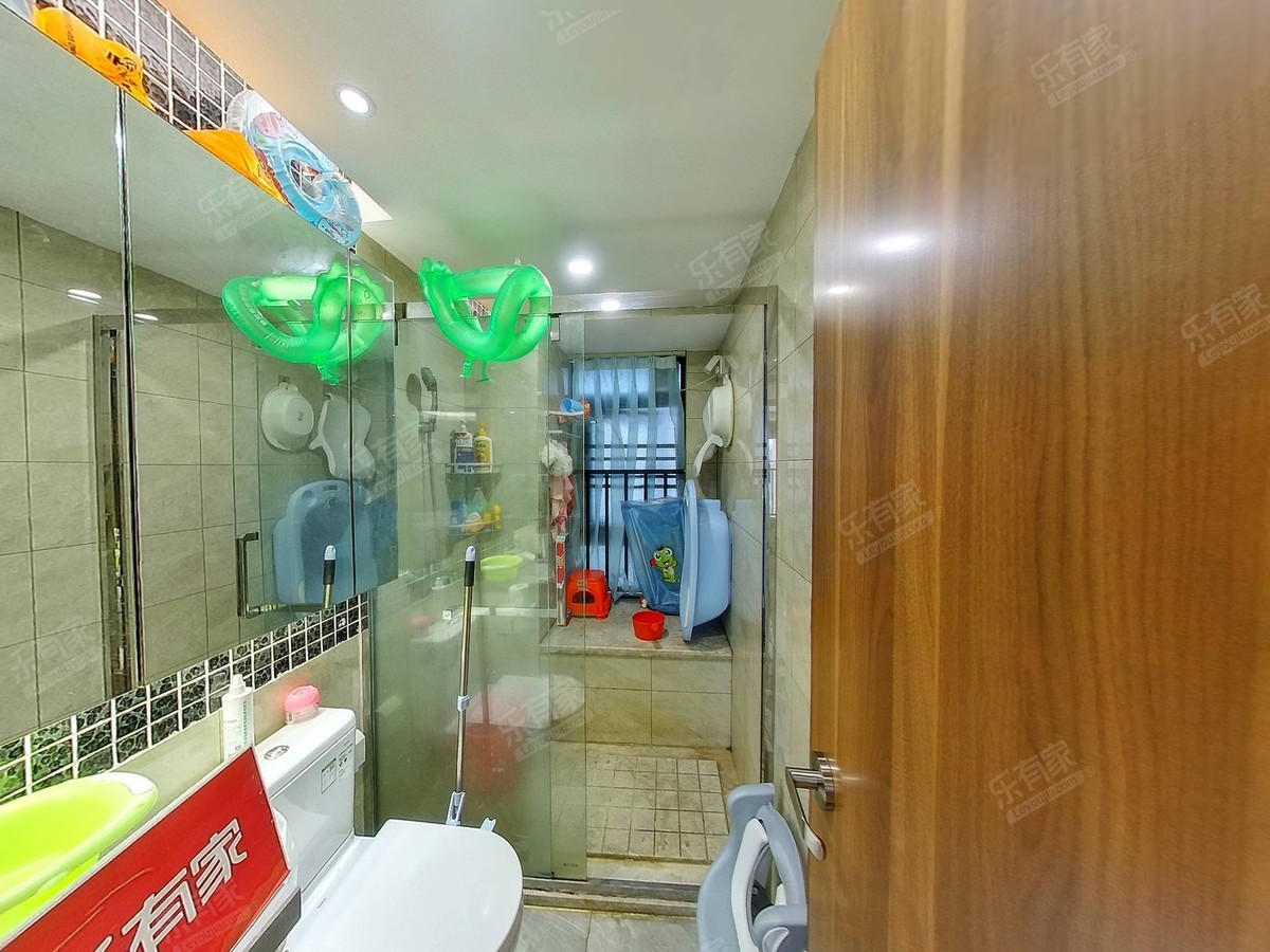 业主诚心出售，价格有惊喜，欢迎咨询