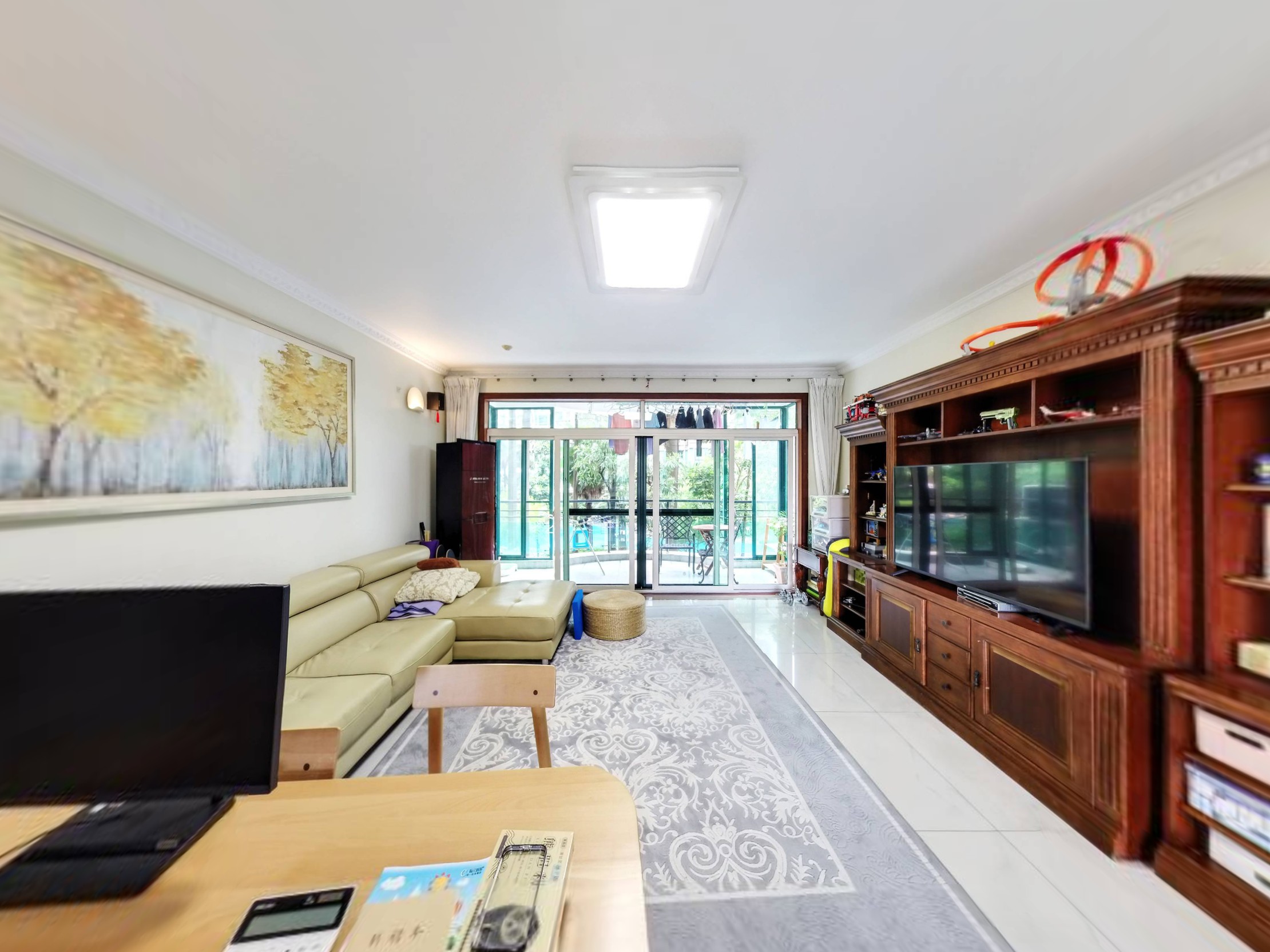 精装大平层，拎包入住，看小区花园-深圳香荔绿洲租房