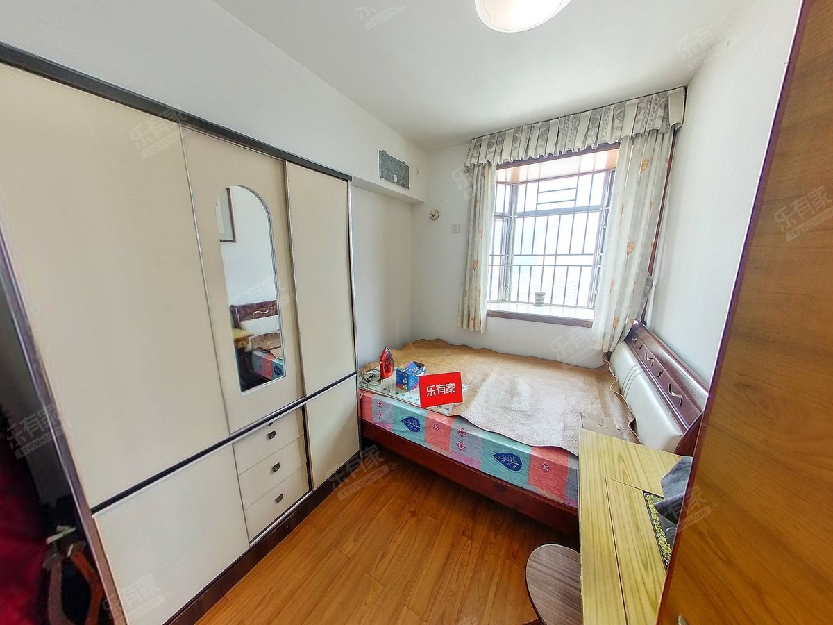 福民地铁口！福民大厦高使用率大3房，业主诚心出售！