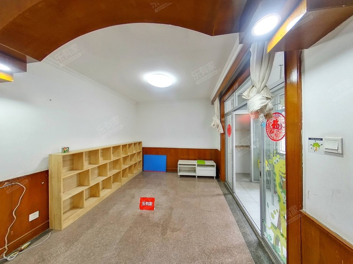 园岭新村，黄金楼层三房，诚意出售，双本部