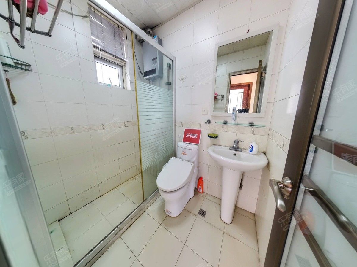 海印长城一期厕所-1
