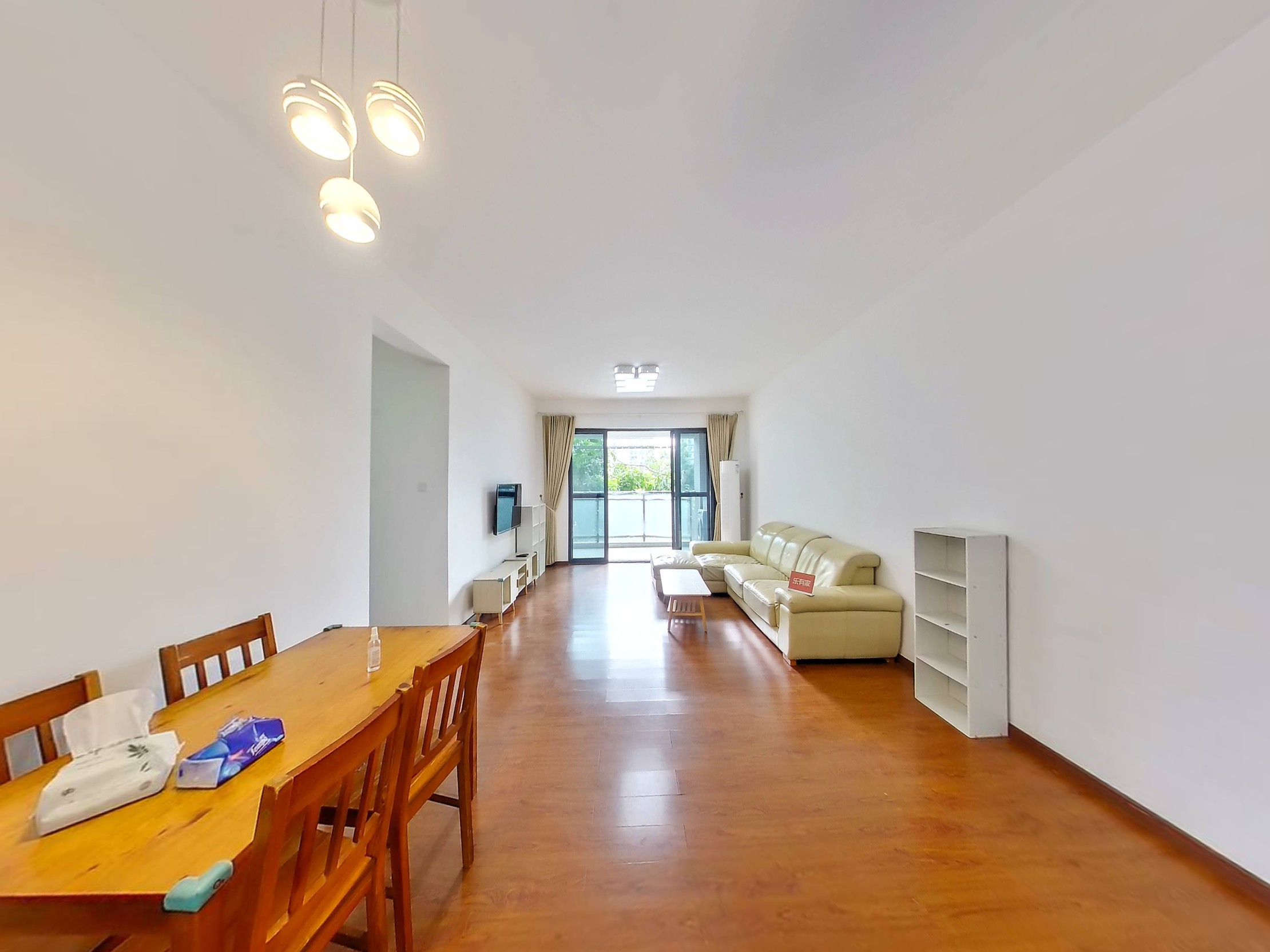 精装修风格，家私家电全齐，随时联系我看房-深圳深航假日名居租房