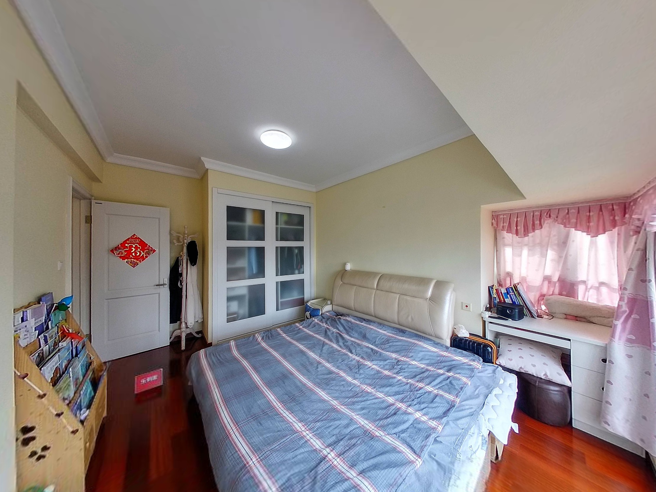 信义两房诚心出售，朝南中间楼层采光好