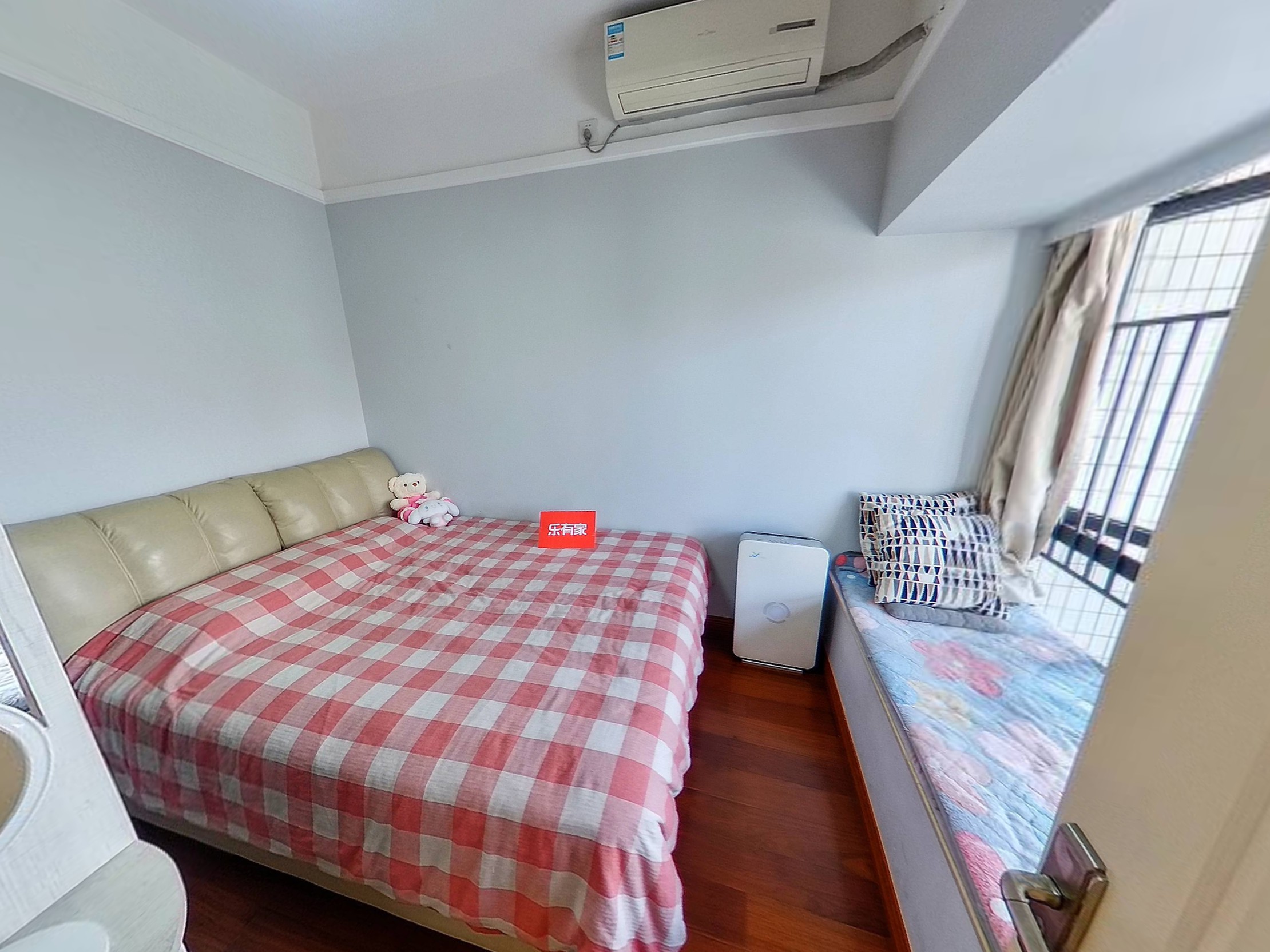 华盛君荟名庭12年次新社区，正规三房，楼下地铁口公园！